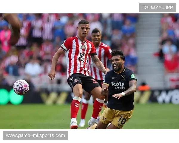 “英超榜首队伍迎来关键比赛，战局变化莫测”，英超球队榜