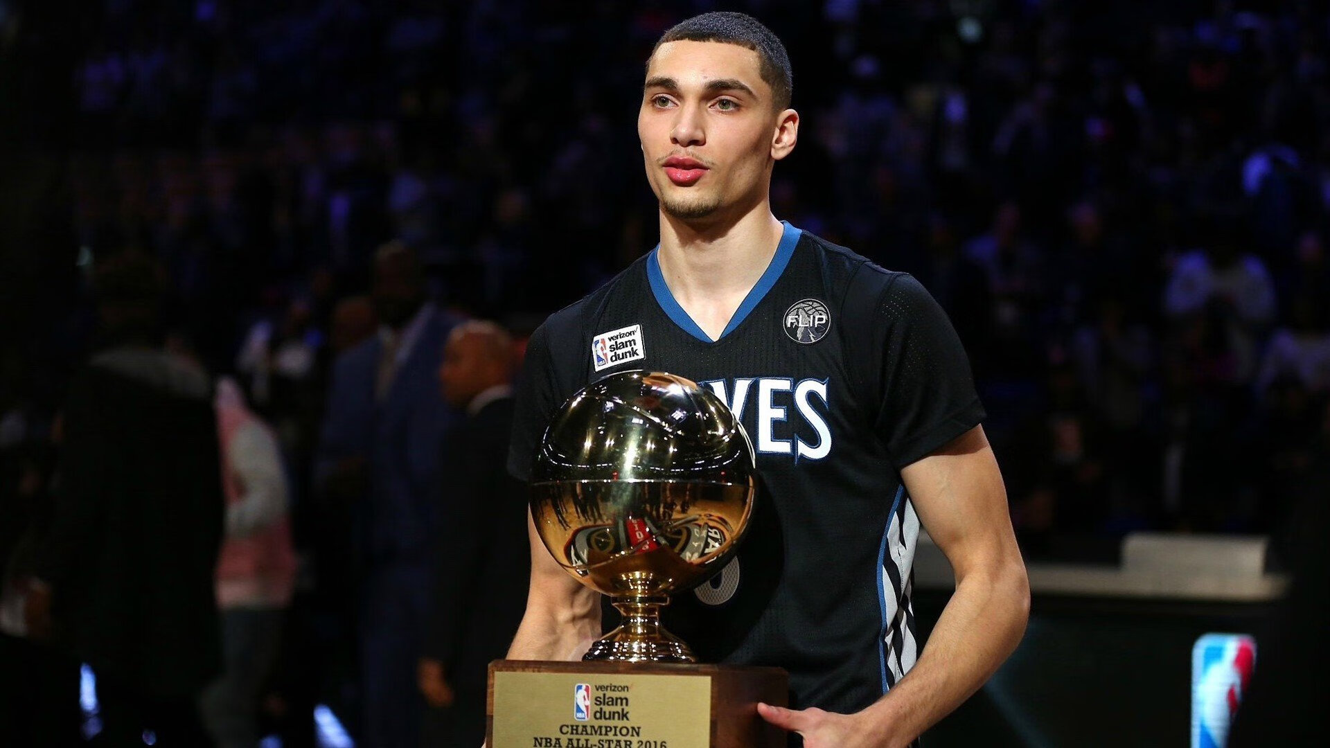 排球比赛攻防转换迅速